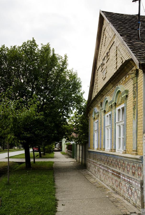 Ethno&Coffee House Tulip Bed & Breakfast Glozan Eksteriør bilde